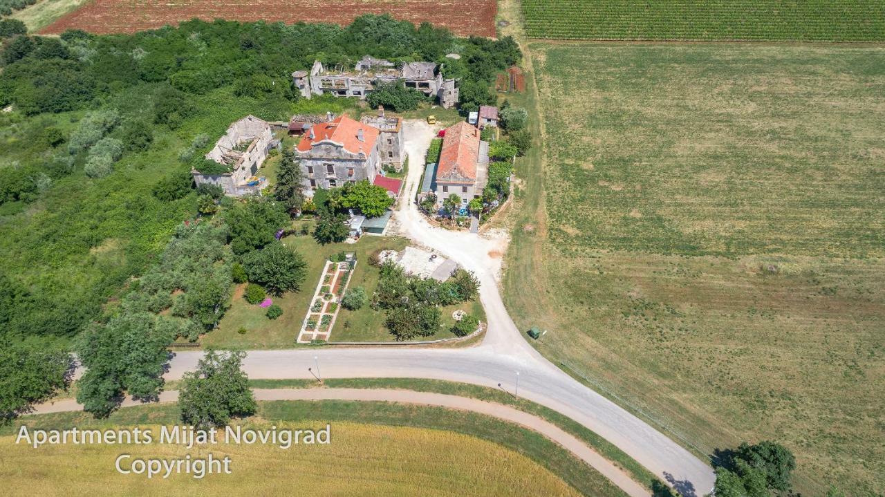 Apartments Mijat Новиград Екстериор снимка