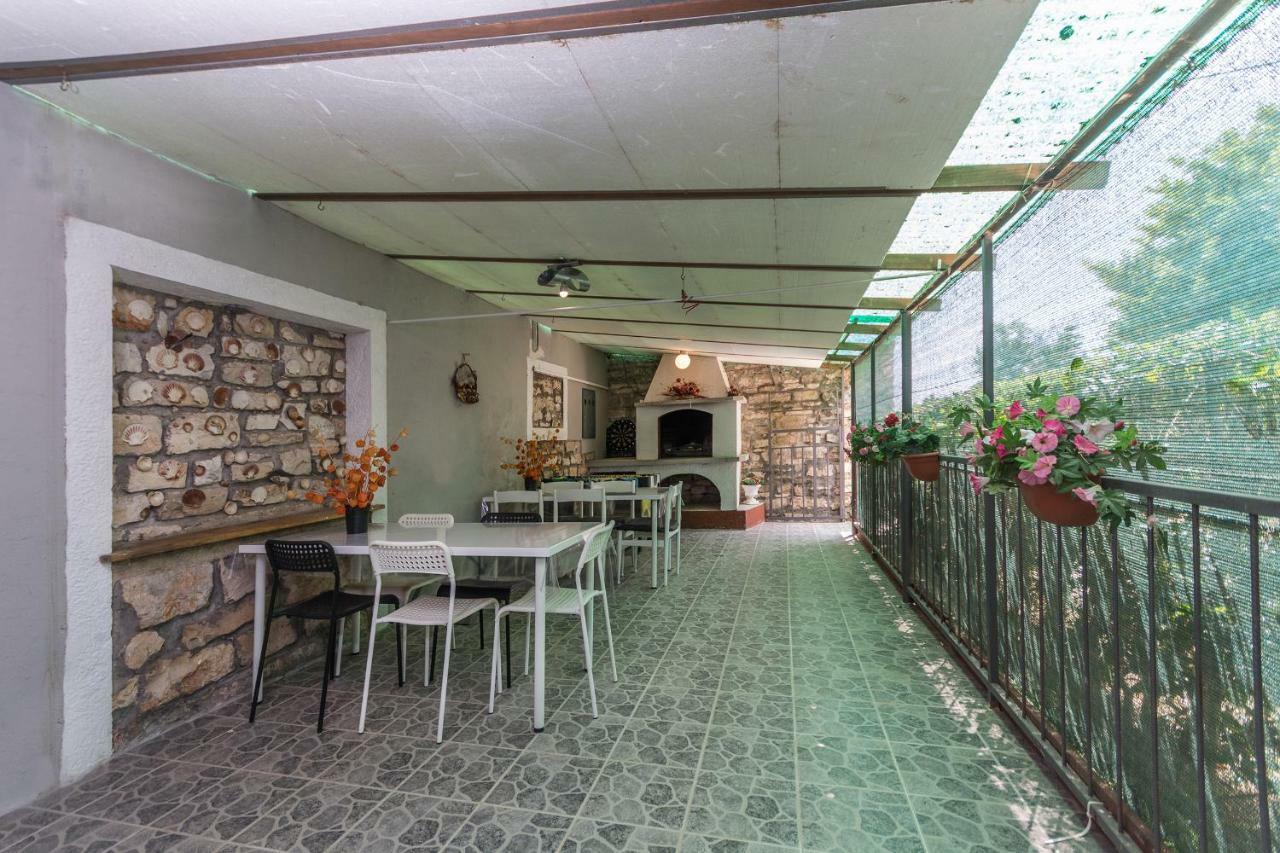 Apartments Mijat Новиград Екстериор снимка